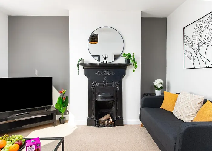 Apartment Spacious 2 Bedroom By Matchstickstays