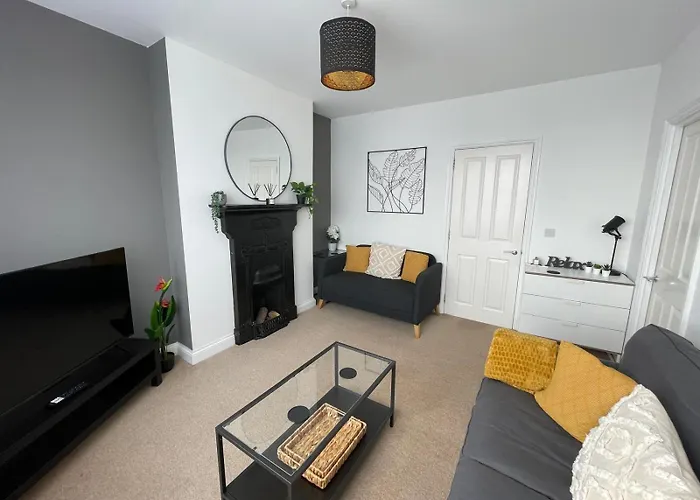 Apartment Spacious 2 Bedroom By Matchstickstays