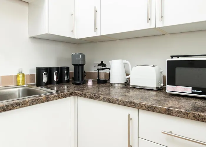 Apartment Spacious 2 Bedroom By Matchstickstays