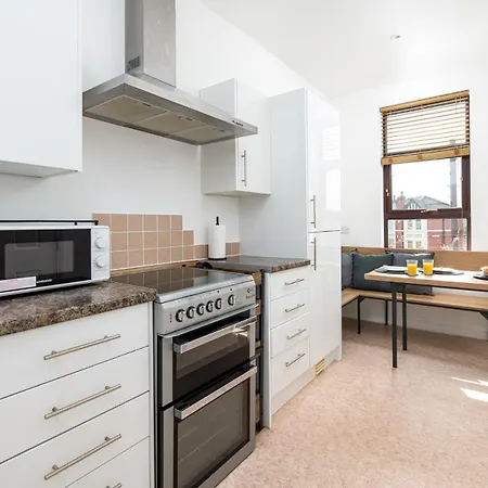 Apartmán Spacious 2 Bedroom By Matchstickstays