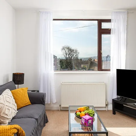 Spacious 2 Bedroom By Matchstickstays Bristol